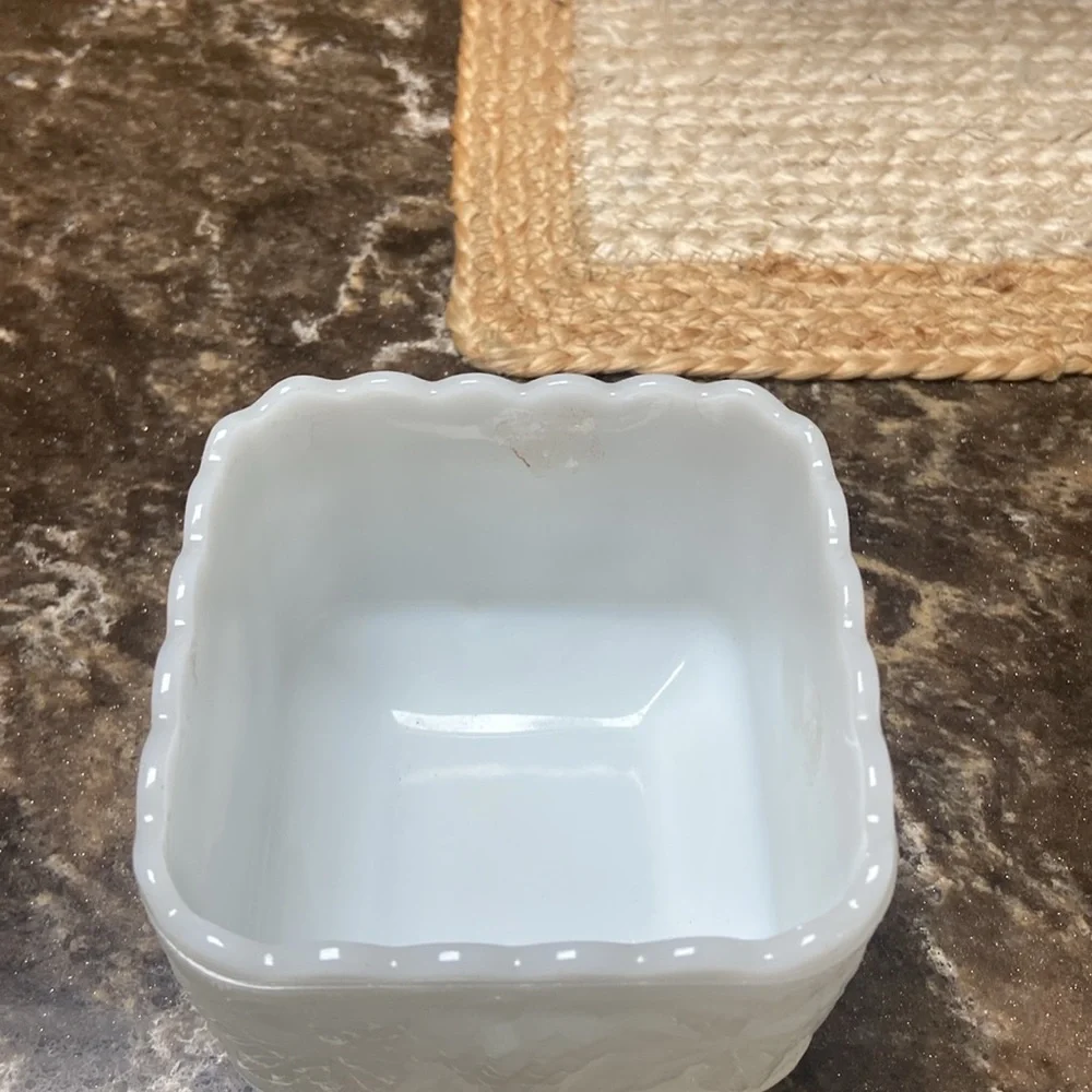 White Square Milk Glass Planter grapes grapevine design pattern - Picture 2 of 5